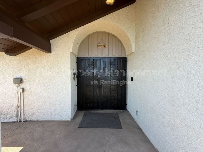 Building Photo - 410 Mira Loma Ln