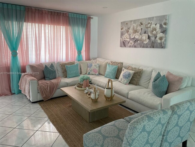 Building Photo - 9011 NW 15th Pl