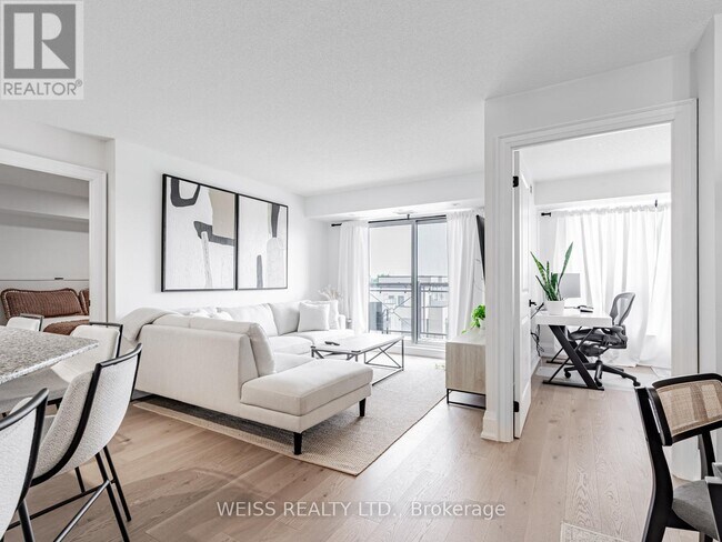 Building Photo - 872-872 Sheppard Ave W
