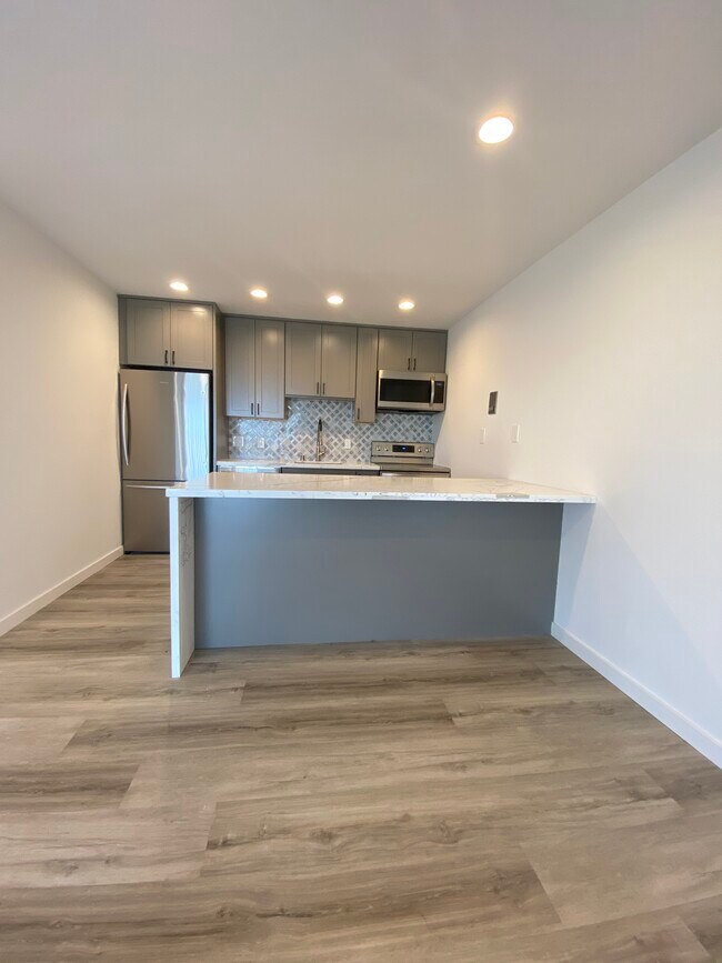 Foto del edificio - 311 Corbett Ave