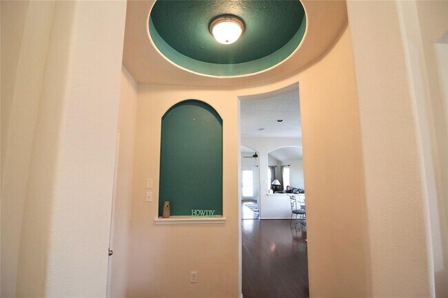 Building Photo - 7418 Avalon Trc