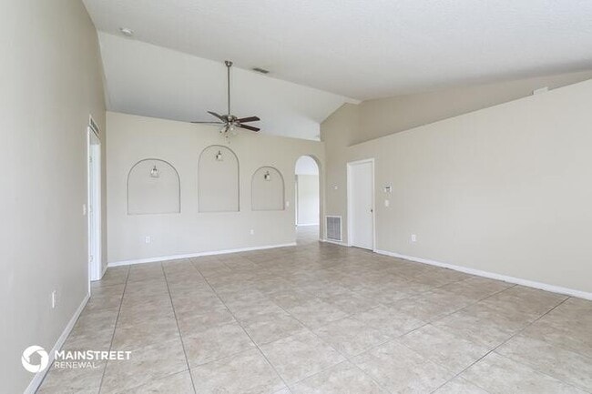 Building Photo - 1929 Thorngate Ln, Mascotte, FL 34753