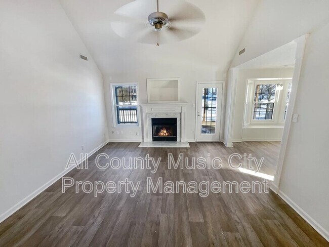 Foto del edificio - 1945 Stoney Meadow Dr