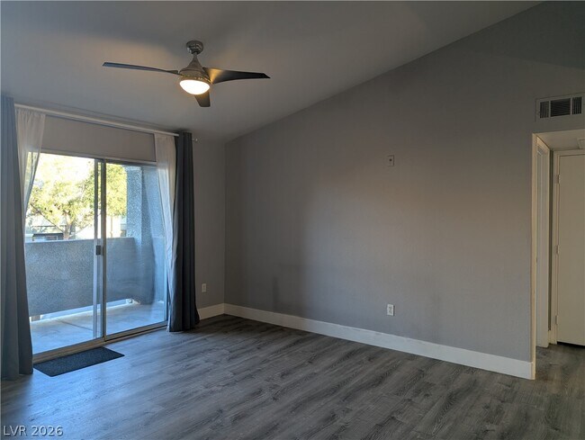 Foto del edificio - 555 E Silverado Ranch Blvd