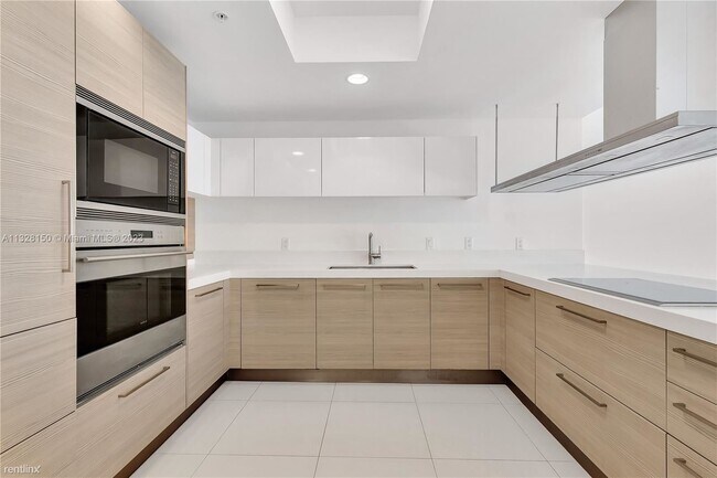Foto del edificio - 2 br, 2.5 bath Condo - 17301 Biscayne Blvd...