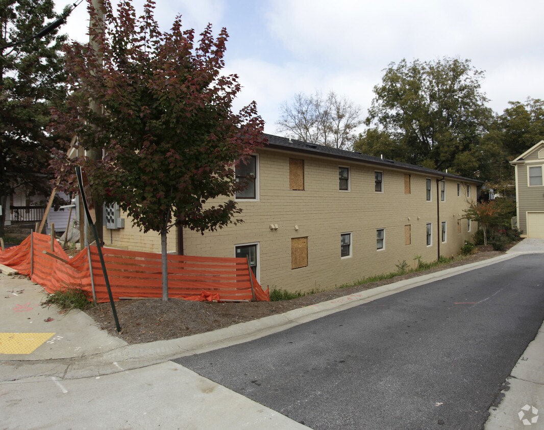 Building Photo - 626 Irwin St
