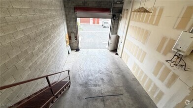 Building Photo - 1613 Carse Dr