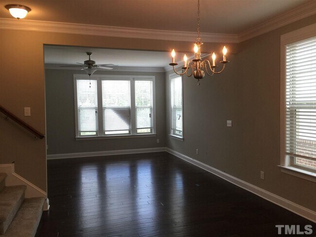 Foto del edificio - 1401 Town Home Dr