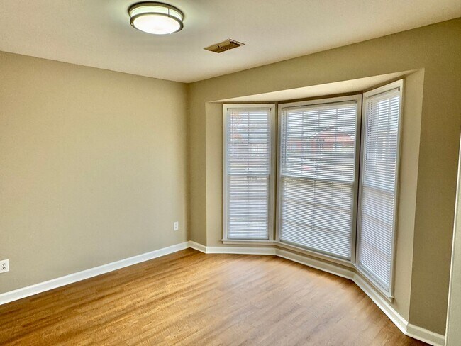 Foto del edificio - 3-Bedroom patio home with so much to love!