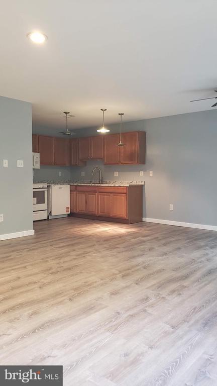 Building Photo - 22 Meadow Rue Ln