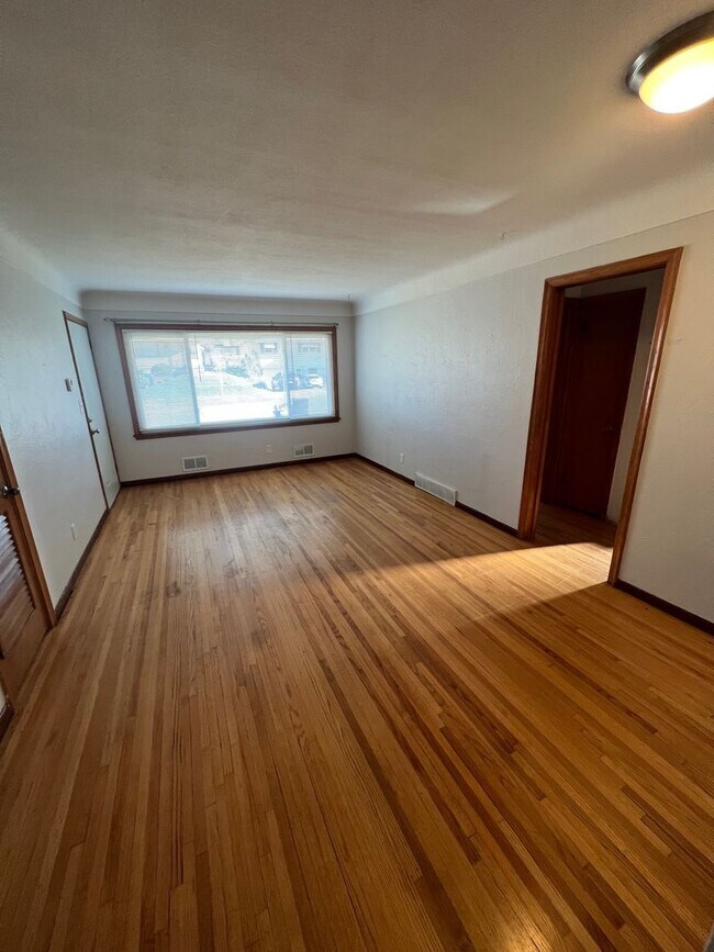 Foto del edificio - 1471-1473 Clarence St