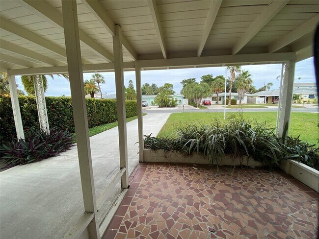 Building Photo - 229 44th Ave