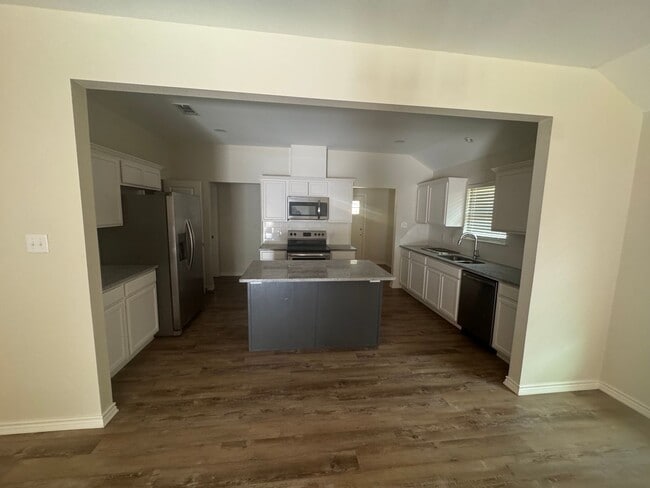 Foto del edificio - 3 bedroom, 2 bath