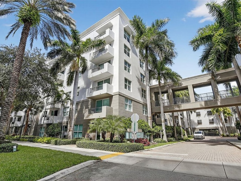 Photo - 2421 NE 65th St (Fort Lauderdale, FL)