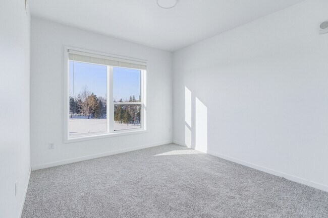 Foto del edificio - 2465 62nd Ave S