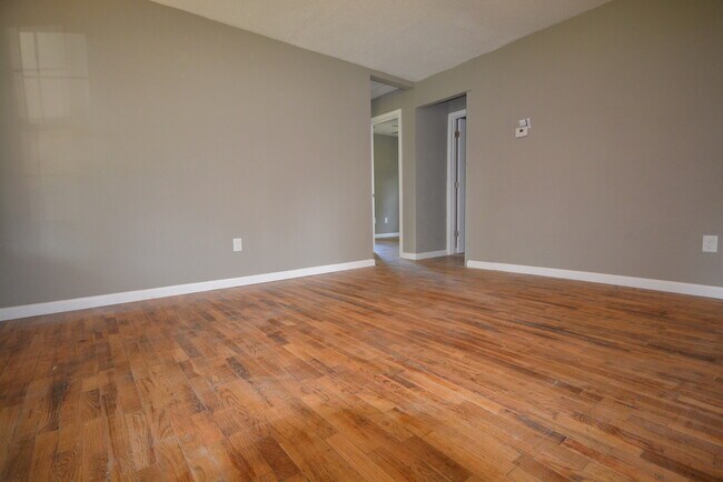 Foto del edificio - Available NOW 3 Bedroom 1 Bath