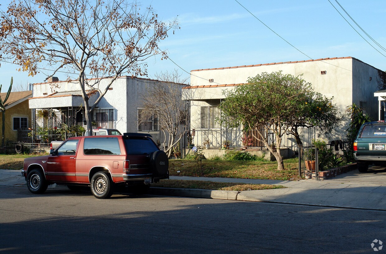 Building Photo - 941-947 S Grevillea Ave