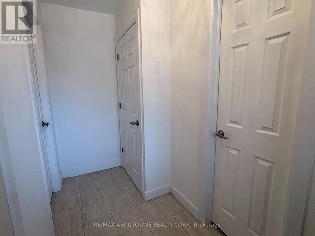 Photo du bâtiment - 1440 Sixth Line