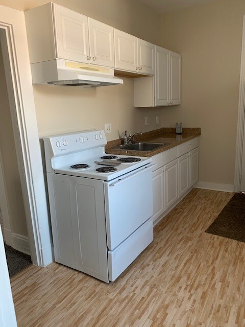 Kitchen - 405 Butler St