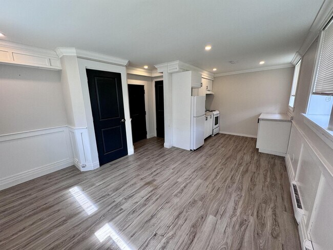 Photo du bâtiment - 1495 Gladstone Ave