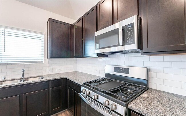 Building Photo - 1310 Ponderosa Pne Dr