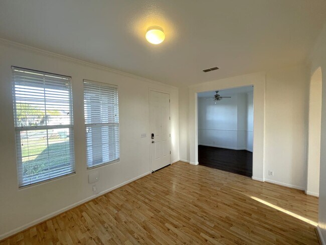 Foto del edificio - 1170 Butter Milk Ct