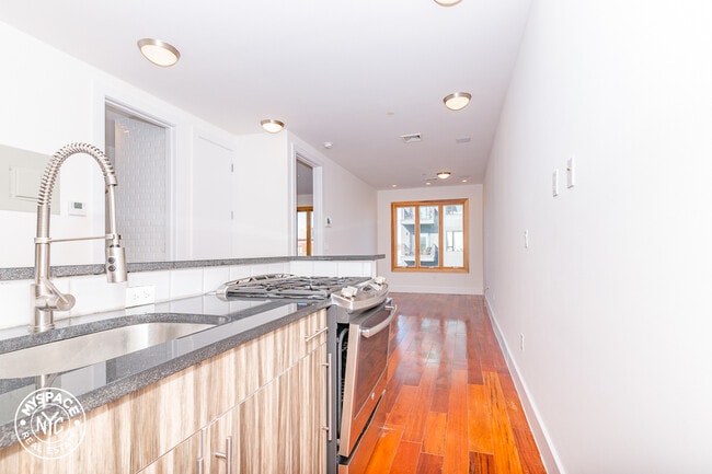 Building Photo - 327 Herkimer St