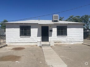 Building Photo - 7095 Alameda Ave