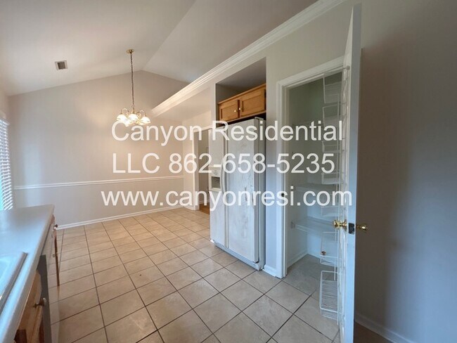 Foto del edificio - 211 Brently Woods Dr