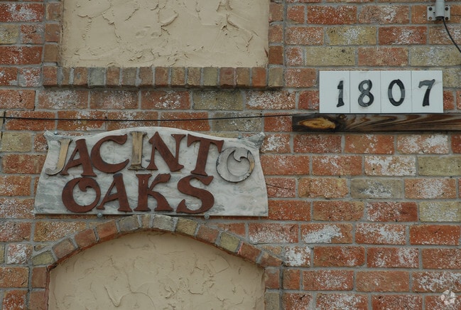 Building Photo - Jacinto Oaks