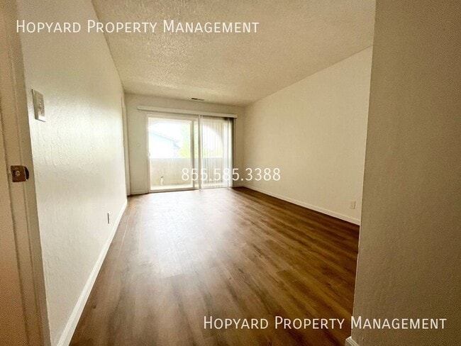 Foto del edificio - 1073 Kottinger Dr
