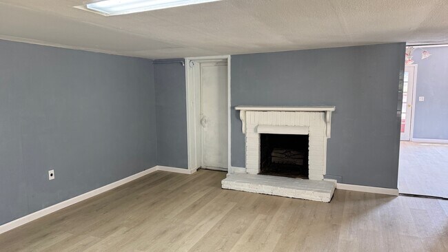 Foto del edificio - 405 S High St