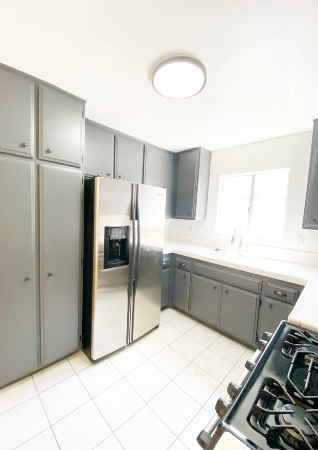 Kitchen - 7005 Jordan Ave