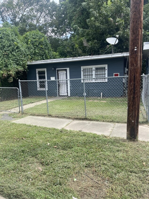 Primary Photo - 307 S 2nd St