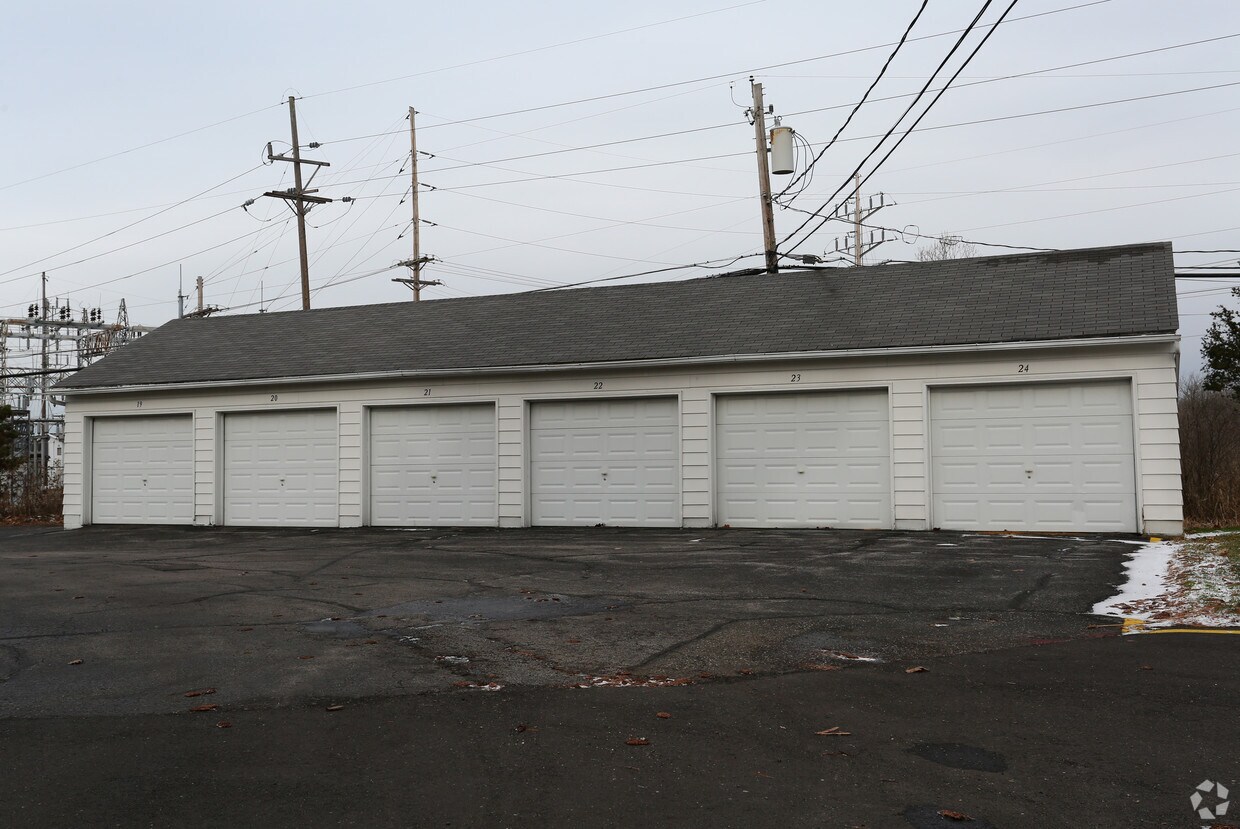 Surrey Park Apartments Apartments in Hudson, OH