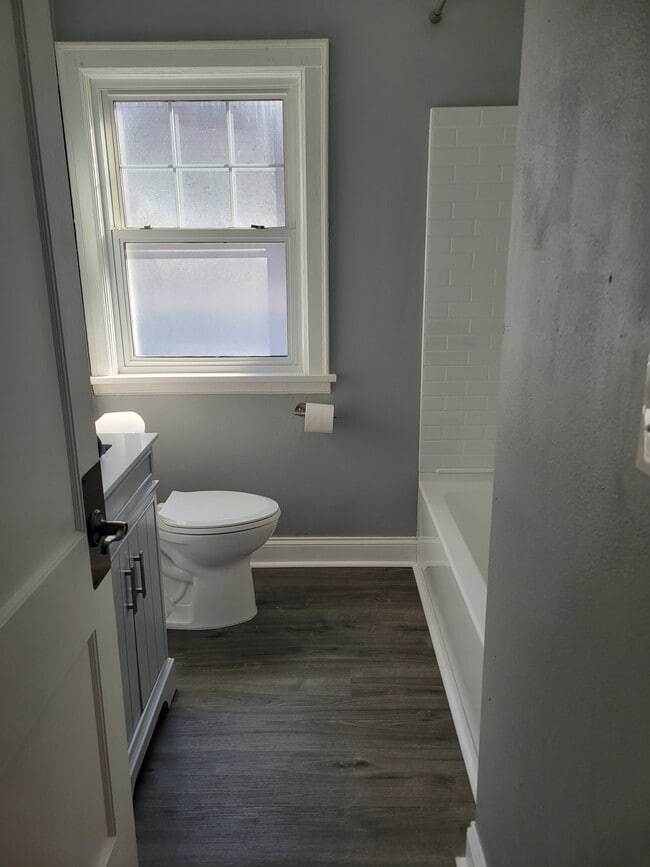 Bathroom - 714 S 2nd Ave