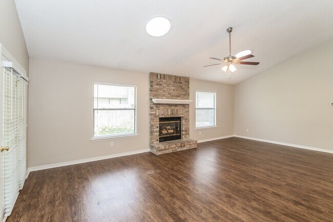 Foto del edificio - 8437 Hamden Rd