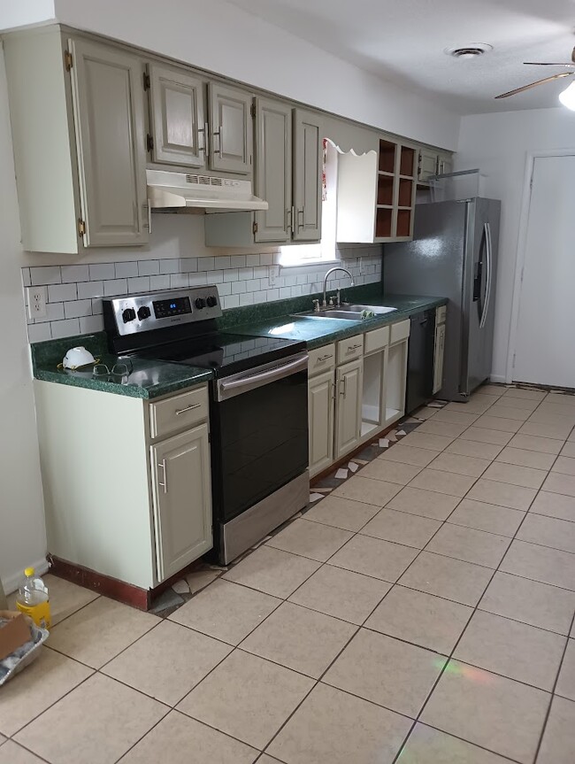 Includes stove & Refrigerator - 670 Sherry Rd