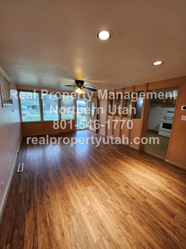 Building Photo - 4 Bedroom Rambler Now Available in Layton