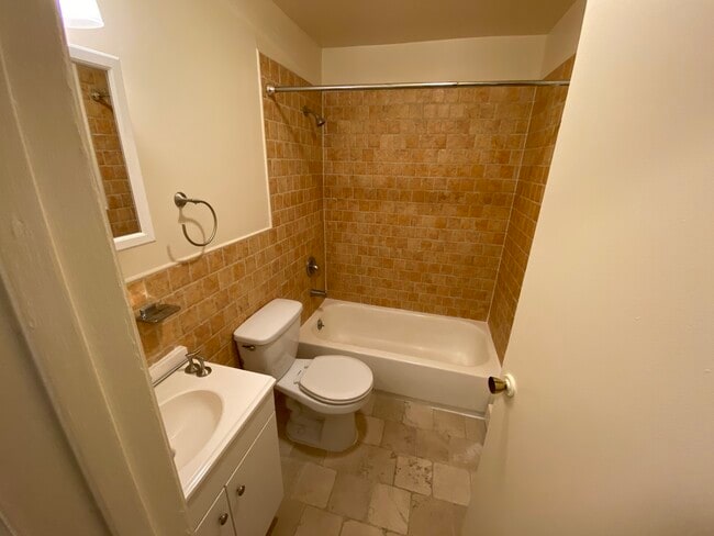 unit B3 - 412 3rd Ave