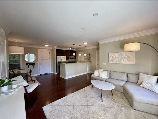 Foto del edificio - 301 E Tremont Ave