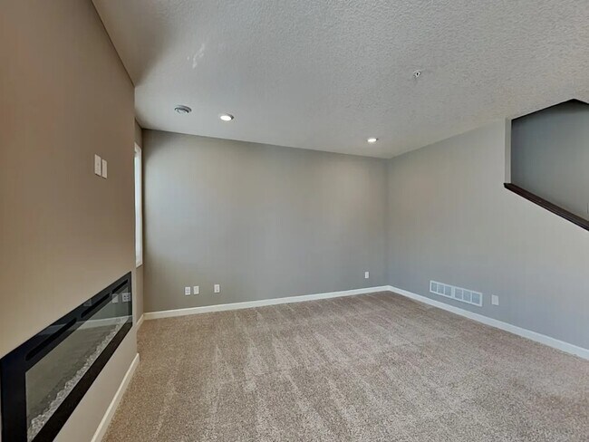 Foto del edificio - 6434 Inspire Cir S