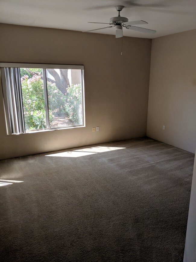 Foto del edificio - 2/2 condo for rent in Scottsdale Mission. MM