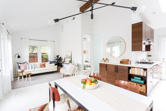 Building Photo - 1747 N New Hampshire Ave