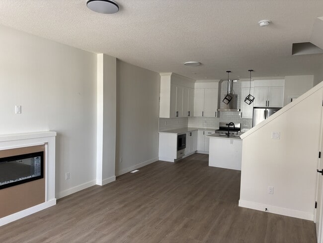 Photo du bâtiment - 14019-14104 104 Ave NW