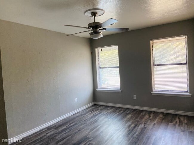Building Photo - 2 br, 1 bath Townhome - 4611 Samuell Blvd
