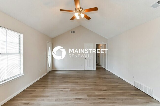Foto del edificio - 3 Bedroom Pet-Friendly Home in Millington, TN with Main Street Renewal