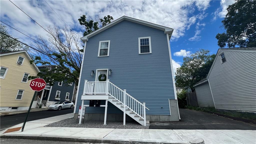 Primary Photo - 31 Padelford St