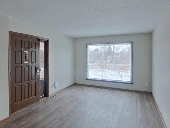 Building Photo - 1000 Concordia Ave