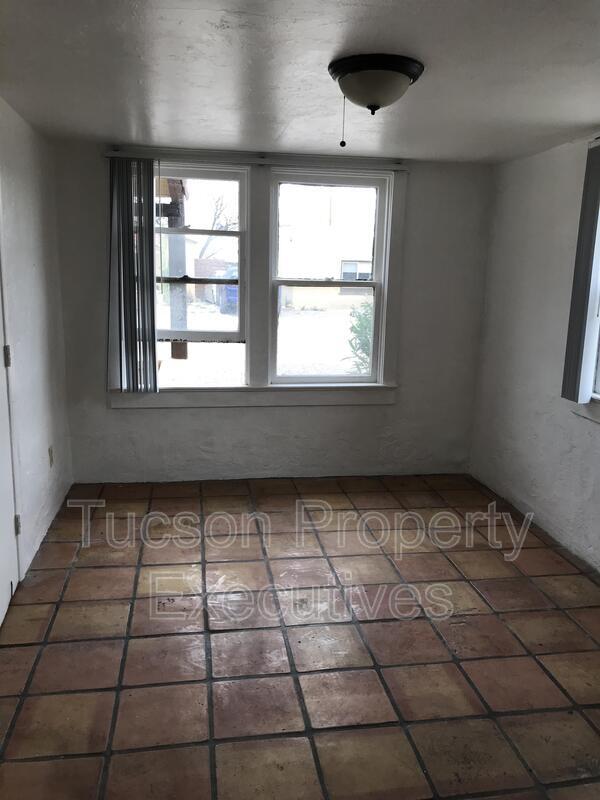 Foto del edificio - 2632 N Stone Ave